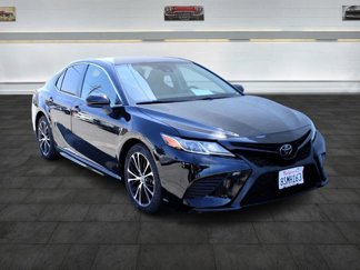 Used 2020 Toyota Camry SE image 1