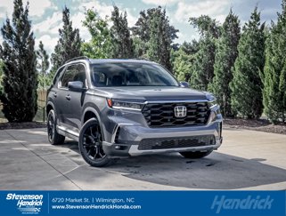 New 2025 Honda Pilot Touring image 1
