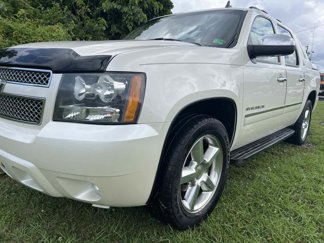 Used 2013 Chevrolet Avalanche LTZ image 1