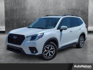 Used 2023 Subaru Forester Premium image 1