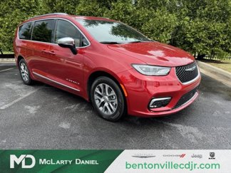New 2025 Chrysler Pacifica Pinnacle image 1