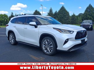 Used 2022 Toyota Highlander Platinum image 1