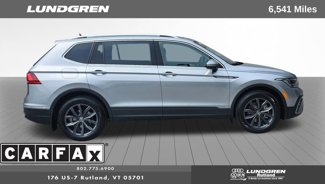 Used 2024 Volkswagen Tiguan SE w/ Panoramic Sunroof Package image 1