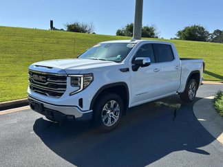 Used 2024 GMC Sierra 1500 SLT image 1