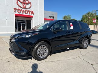 New 2025 Toyota Sienna XLE image 1