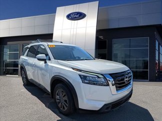 Used 2024 Nissan Pathfinder SV w/ SV Premium Package image 1
