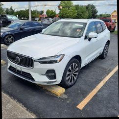 Used 2023 Volvo XC60 B5 Plus image 1