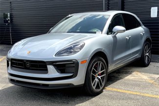 Certified 2025 Porsche Macan S image 1