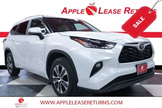 Used 2023 Toyota Highlander XLE image 1
