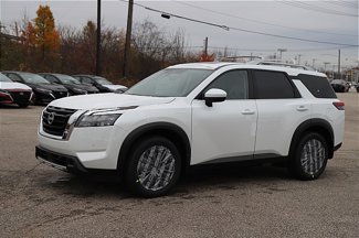 New 2025 Nissan Pathfinder SL w/ SL Premium Package image 1