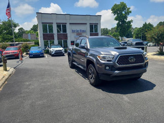 Used 2018 Toyota Tacoma TRD Sport image 1