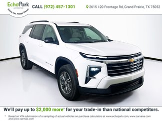 Used 2025 Chevrolet Traverse LT image 1