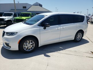 New 2025 Chrysler Pacifica Select image 1