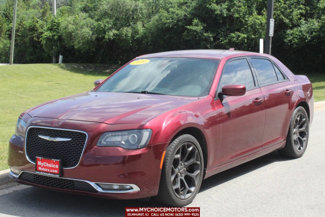 Used 2019 Chrysler 300 S image 1