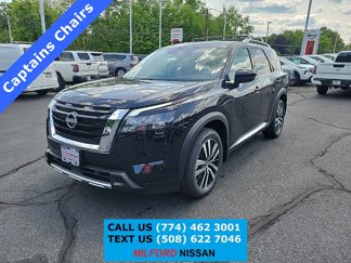 New 2025 Nissan Pathfinder Platinum image 1