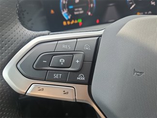 New 2025 Volkswagen Tiguan SE R-Line image 1