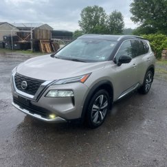 Used 2021 Nissan Rogue Platinum image 1