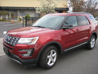 Used 2017 Ford Explorer XLT image 1