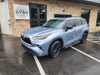 Used 2021 Toyota Highlander XLE image 1