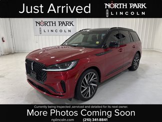 Used 2025 Lincoln Aviator Black Label w/ Black Label Special Edition image 1