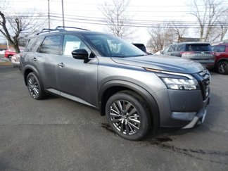 New 2025 Nissan Pathfinder SL w/ SL Premium Package image 1