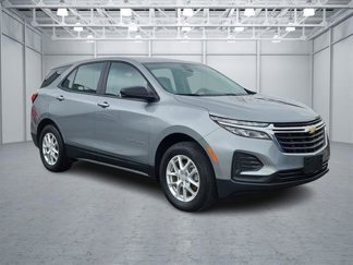 Used 2023 Chevrolet Equinox LS image 1
