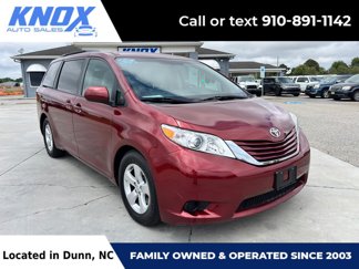 Used 2015 Toyota Sienna LE image 1