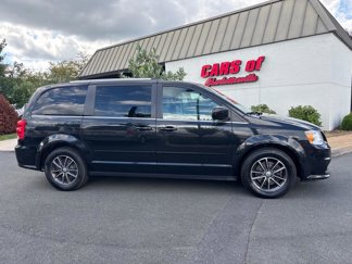 Used 2017 Dodge Grand Caravan SXT image 1
