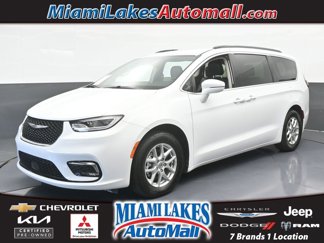 Used 2022 Chrysler Pacifica Touring-L image 1