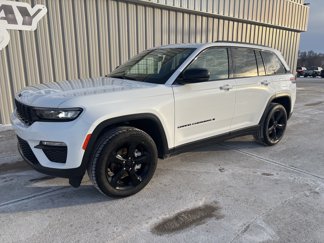 Used 2023 Jeep Grand Cherokee Limited w/ Black Appearance Package image 1