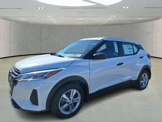 New 2025 Nissan Kicks Play S image 1