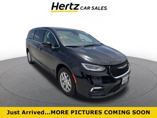 Used 2024 Chrysler Pacifica Touring-L image 1
