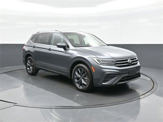 Certified 2022 Volkswagen Tiguan SE w/ Panoramic Sunroof Package image 1