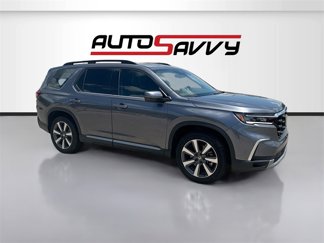 Used 2025 Honda Pilot Touring image 1