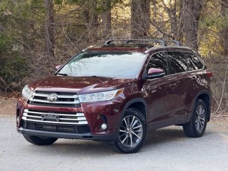 Used 2018 Toyota Highlander XLE image 1