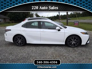 Used 2023 Toyota Camry SE image 1