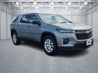 Used 2023 Chevrolet Traverse LS image 1