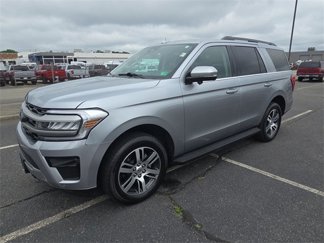 Certified 2024 Ford Expedition XLT image 1