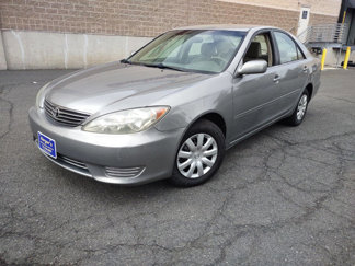 Used 2005 Toyota Camry LE image 1