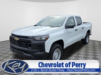 Used 2025 Chevrolet Colorado W/T w/ Advanced Trailering Package image 1
