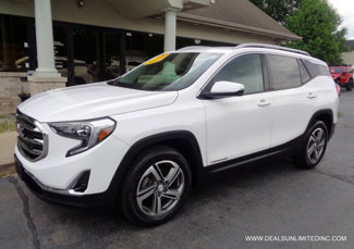 Used 2021 GMC Terrain SLT image 1