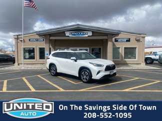 Used 2021 Toyota Highlander XLE image 1