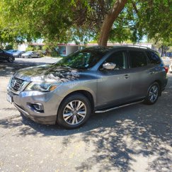 Used 2017 Nissan Pathfinder SL w/ SL Tech Package image 1