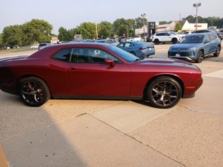 Used 2017 Dodge Challenger SXT Plus image 1