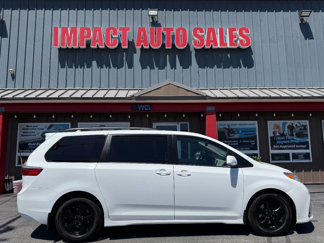 Used 2018 Toyota Sienna LE image 1