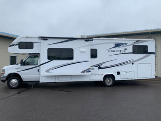 Used 2018 Ford E-450 and Econoline 450 Super Duty w/ Motorhome Prep Package image 1