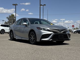 Used 2023 Toyota Camry SE image 1