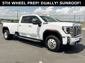 Used 2024 GMC Sierra 3500 Denali image 1