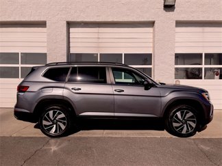 Used 2024 Volkswagen Atlas SE image 1