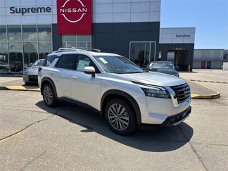 New 2025 Nissan Pathfinder SL image 1